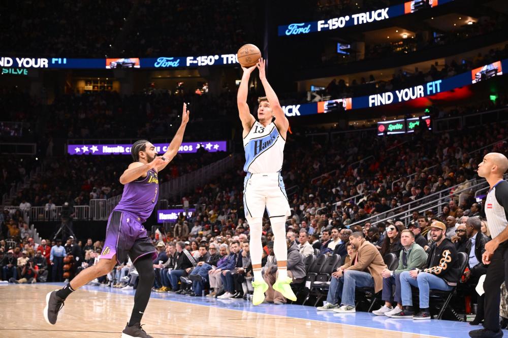 员在最亲近 员在最亲近